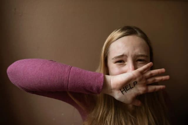 Jak rozpoznać uraz psychiczny? Objawy, które mogą zaskoczyć